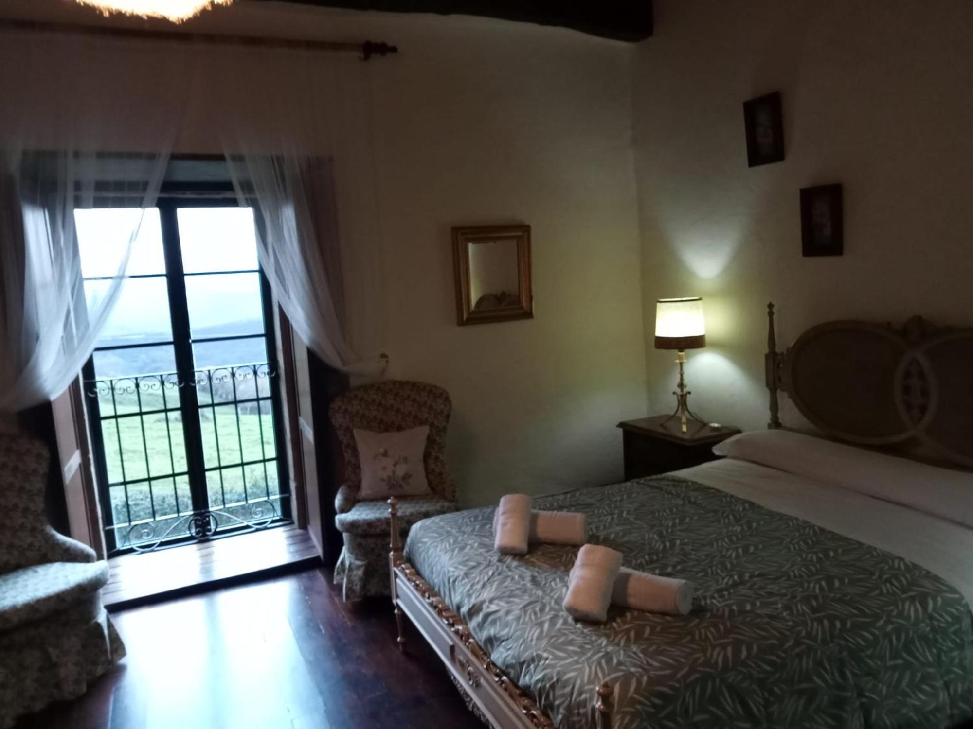 Palacio De Cantiz "Reserva De Ancares" Becerreá Exteriör bild